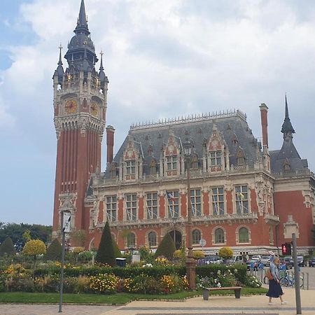 Maison A Deux Pas De L'Hotel De Ville Calais Exteriör bild